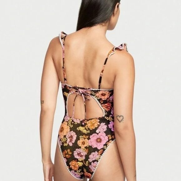NWT Victoria's Secret Ruffle One-Piece Swimsuit with Crochet Trim Sz M - Picture 2 of 8